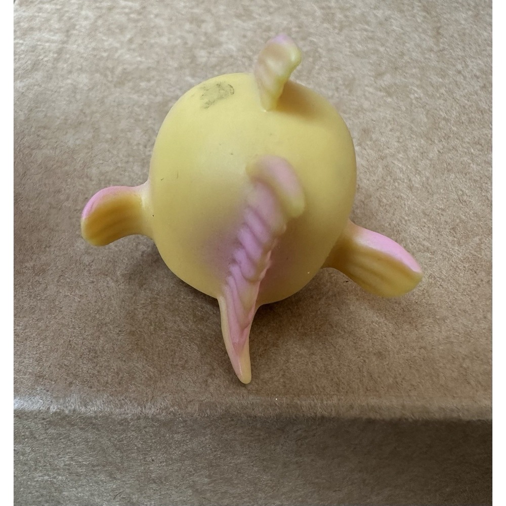 Littlest Pet Shop Fish Yellow And Pink With Blue Green Eyes - Picture 11 of 16
